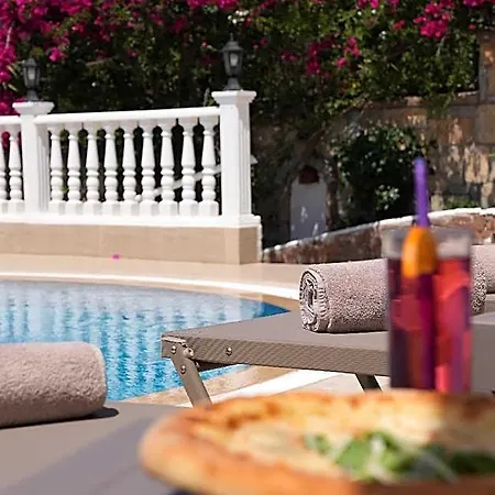 Ξενοδοχείο Queen Boutique 3*